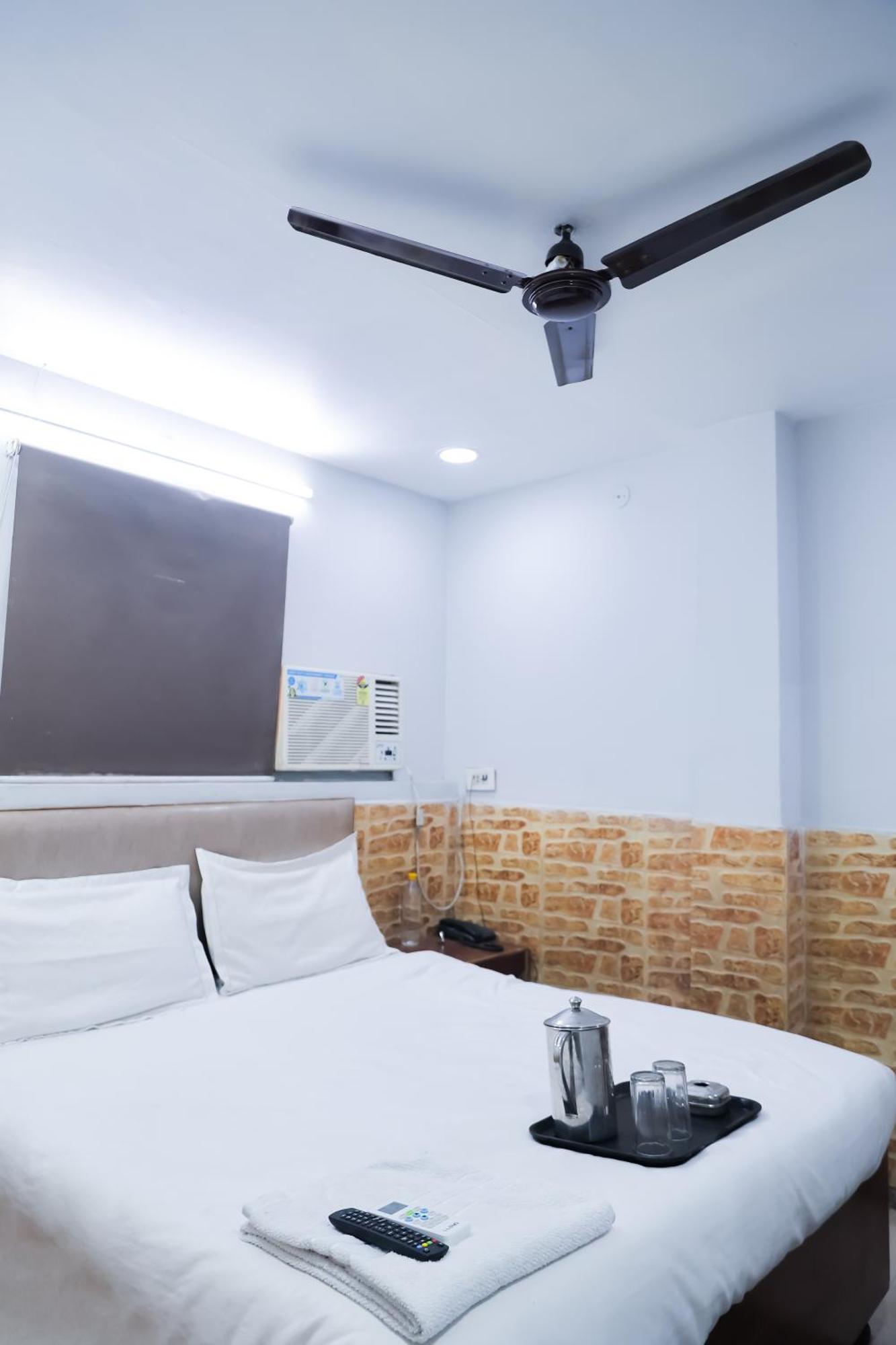 Mannat Stay Hotel - Laxmi Nagar New Delhi Eksteriør bilde