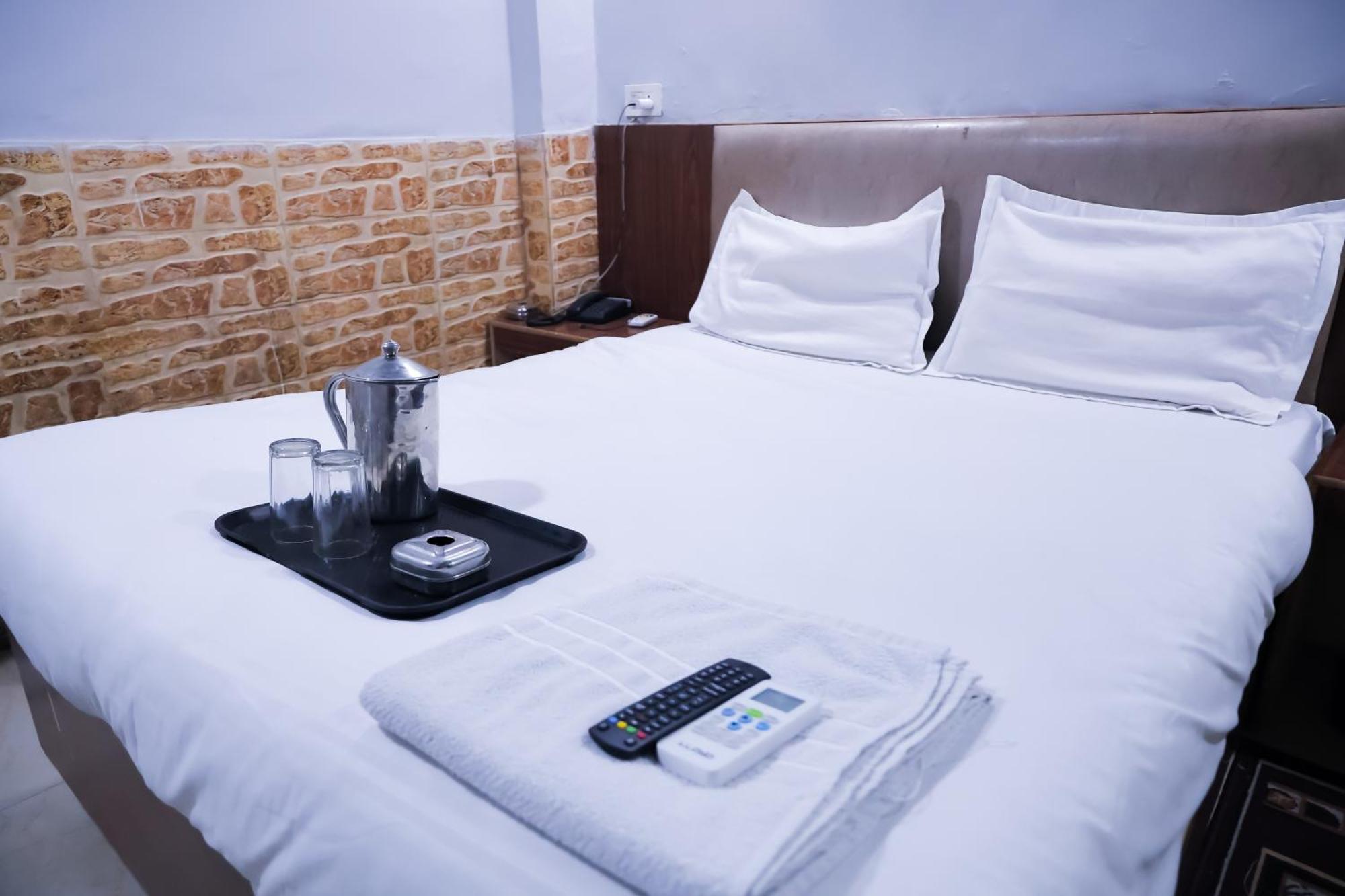 Mannat Stay Hotel - Laxmi Nagar New Delhi Eksteriør bilde