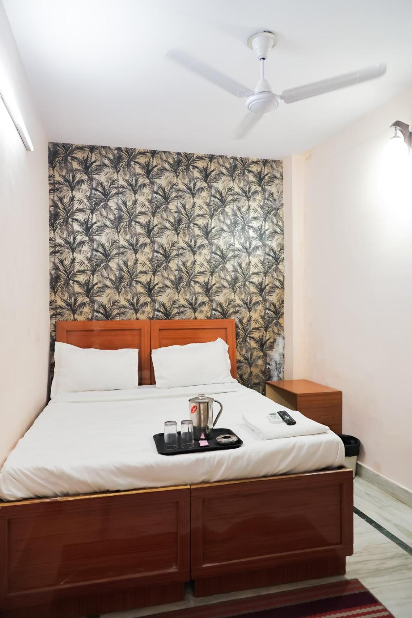 Mannat Stay Hotel - Laxmi Nagar New Delhi Eksteriør bilde